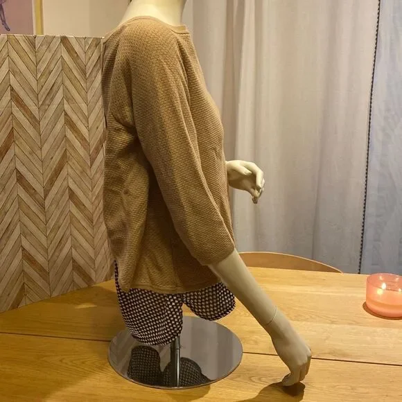 The Limited Women's Tan Knitted 3/4 Sleeves Shirttail Split Back Blouse Size M - Picture 10 of 11